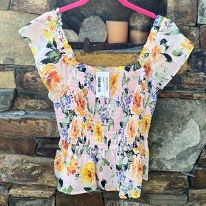 New w/ tags Floral Short Sleeved Blouse in Pink and Blue